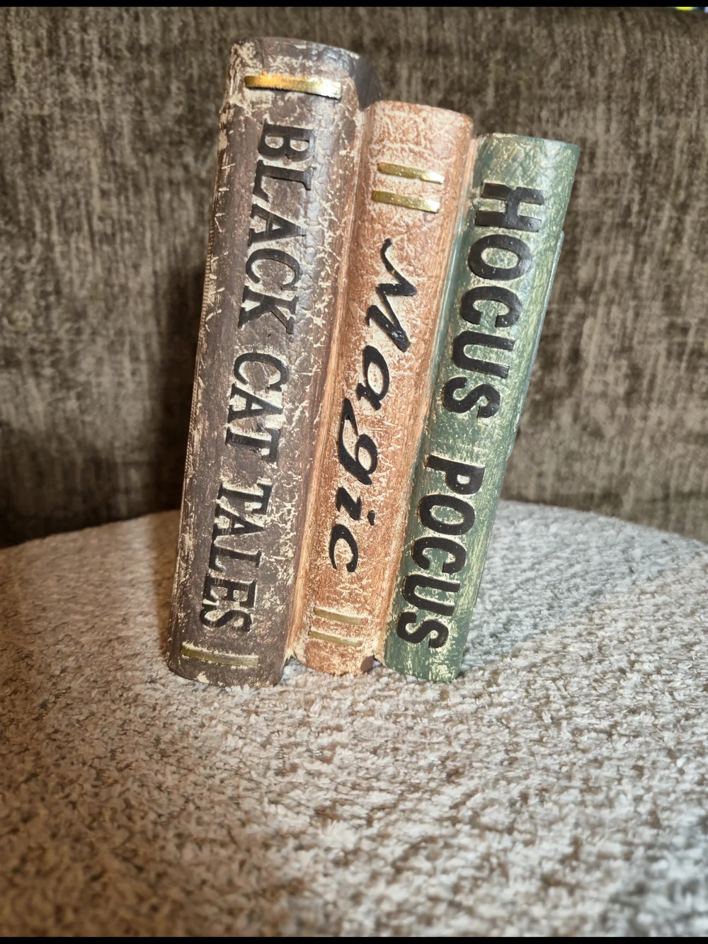 Hocus Pocus Resin Spellbook Trio Centerpiece Halloween NWT